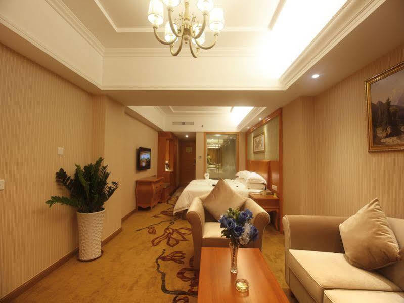 Hanting Express Sanya The First Market Branch Hotel Exterior foto